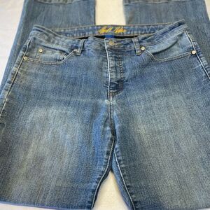 Bill Blass jeans, size 10, linear fit, stretch bootcut